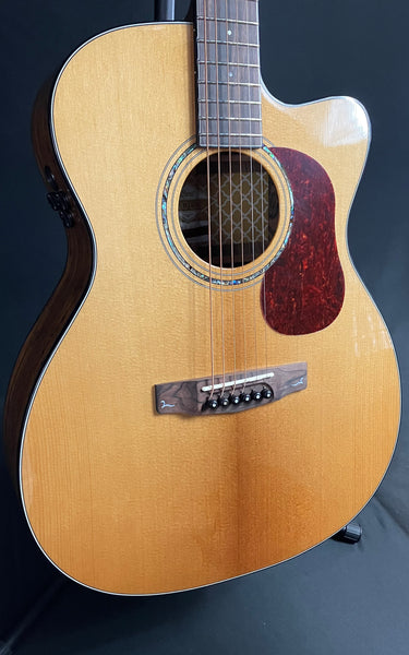 Cort Gold-OC6 Bocote Concert Cutaway Acoustic-Electric Guitar Gloss Natural w/ Gig Bag