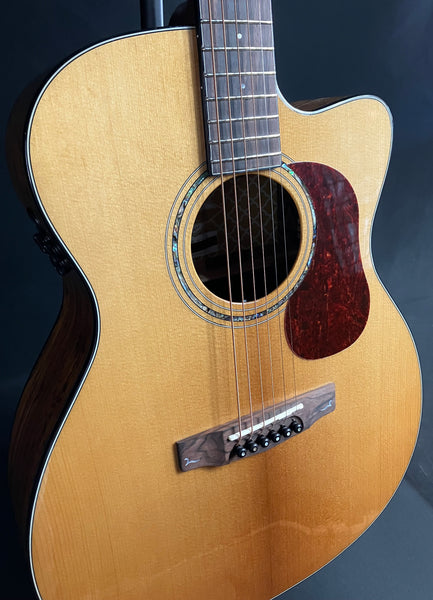 Cort Gold-OC6 Bocote Concert Cutaway Acoustic-Electric Guitar Gloss Natural w/ Gig Bag