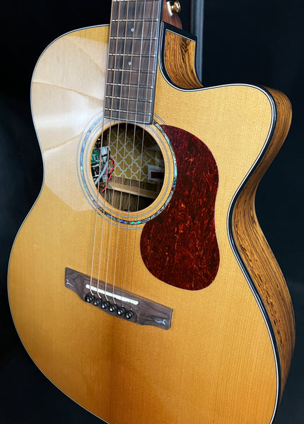 Cort Gold-OC6 Bocote Concert Cutaway Acoustic-Electric Guitar Gloss Natural w/ Gig Bag