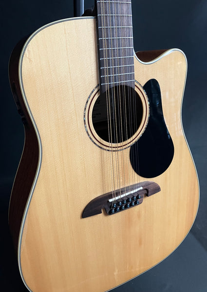 Cordoba GK Pro Negra Nylon-String Classical Cutaway Acoustic-Electric Guitar w/ OHSC
