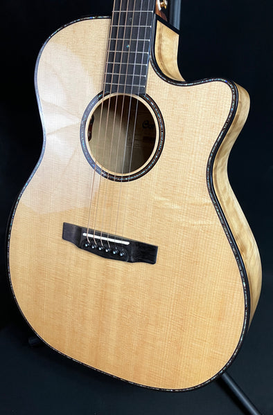 Cort GA-MY Grand Regal Bevel Myrtlewood Acoustic-Electric Guitar Gloss Natural