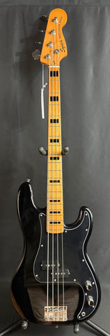 Squier Classic Vibe 70's Precision Bass 4-String Bass Guitar Gloss Black Finish (913)