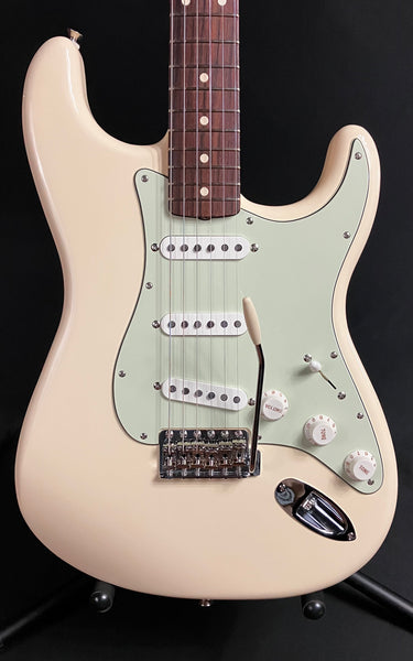 Fender Vintera II '60s Stratocaster Electric Guitar Olympic White w/ Gig Bag