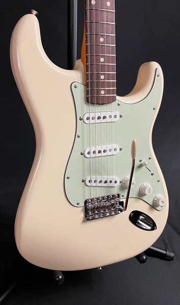 Fender Vintera II '60s Stratocaster Electric Guitar Olympic White w/ Gig Bag