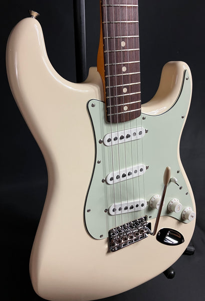 Fender Vintera II '60s Stratocaster Electric Guitar Olympic White w/ Gig Bag
