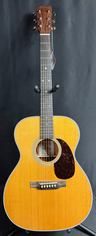 Martin 000E Retro Plus Granadillo Auditorium Acoustic-Electric Guitar Vintage Natural w/ Soft Case