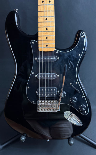 Squier Classic Vibe 70's Stratocaster HSS Electric Guitar Gloss Black (950)