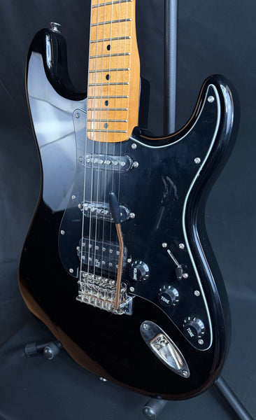 Squier Classic Vibe 70's Stratocaster HSS Electric Guitar Gloss Black (950)