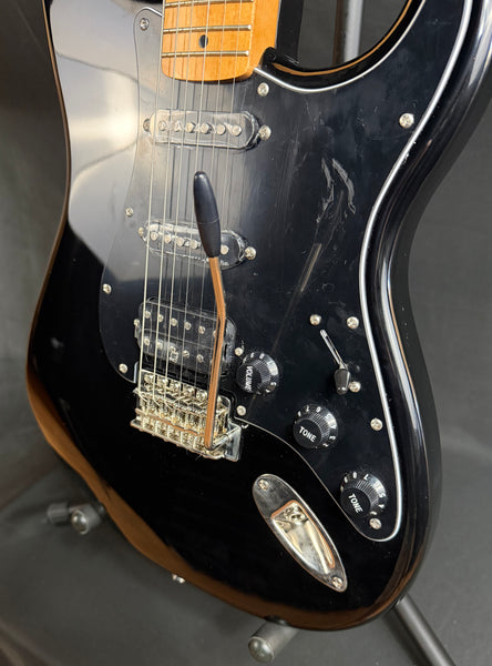 Squier Classic Vibe 70's Stratocaster HSS Electric Guitar Gloss Black (950)