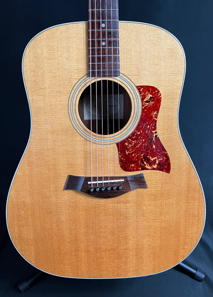 Taylor 210e Dreadnought Acoustic-Electric Guitar Natural Finish w/ OHSC