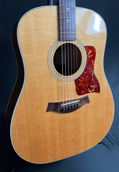 Taylor 210e Dreadnought Acoustic-Electric Guitar Natural Finish w/ OHSC