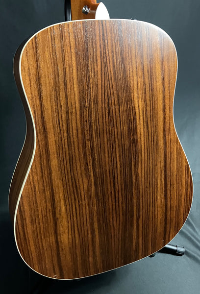 Taylor 210e Dreadnought Acoustic-Electric Guitar Natural Finish w/ OHSC