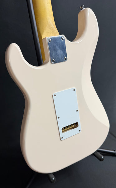 G&L Tribute Legacy Electric Guitar Olympic White Finish (780)