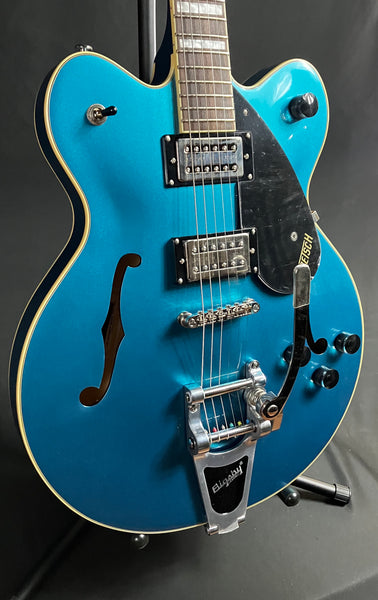 Gretsch G2622T Streamliner Semi-Hollow Body Electric Guitar w/ Bigsby Riviera Blue