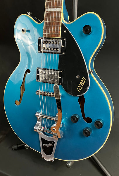 Gretsch G2622T Streamliner Semi-Hollow Body Electric Guitar w/ Bigsby Riviera Blue