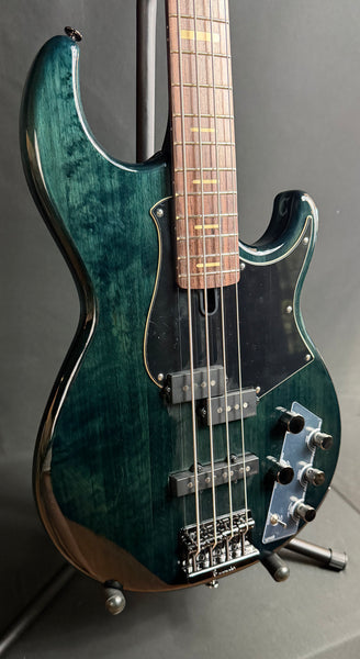 Yamaha BB734A Broad Bass 4-String Bass Guitar Indigo Blue Finish w/ Gig Bag (221)