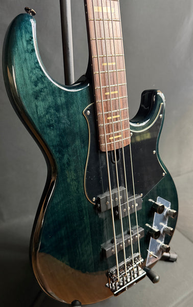 Yamaha BB734A Broad Bass 4-String Bass Guitar Indigo Blue Finish w/ Gig Bag (221)