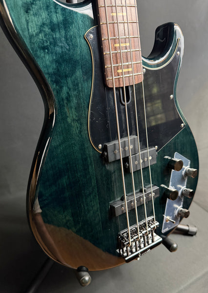 Yamaha BB734A Broad Bass 4-String Bass Guitar Indigo Blue Finish w/ Gig Bag (221)