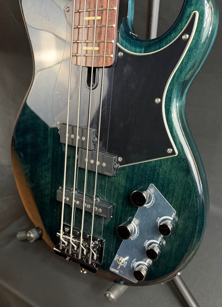 Yamaha BB734A Broad Bass 4-String Bass Guitar Indigo Blue Finish w/ Gig Bag (221)