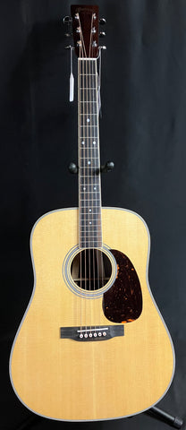 Martin D-35 (2025) Dreadnought Acoustic Guitar Vintage Natural Finish w/ Case (835)