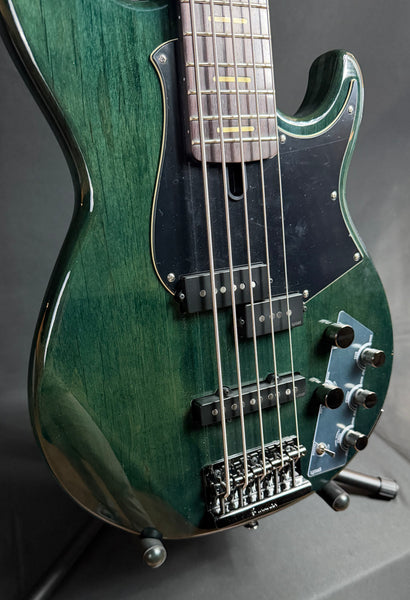 Yamaha BB735A Broad Bass 5-String Bass Guitar Indigo Blue w/ Gig Bag (331)