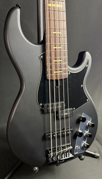 Yamaha BB735A Broad Bass 5-String Bass Guitar Translucent Matte Black w/ Gig Bag (100)