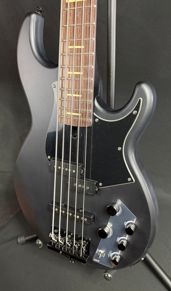 Yamaha BB735A Broad Bass 5-String Bass Guitar Translucent Matte Black w/ Gig Bag (100)