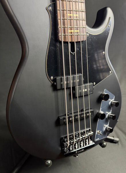 Yamaha BB735A Broad Bass 5-String Bass Guitar Translucent Matte Black w/ Gig Bag (100)