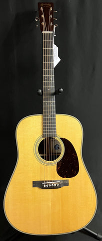 Martin D-28 Billy Strings Dreadnought Acoustic Guitar Vintage Natural Finish w/ Case (930)