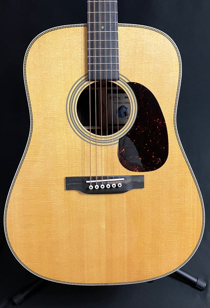 Martin D-28 Billy Strings Dreadnought Acoustic Guitar Vintage Natural Finish w/ Case (930)