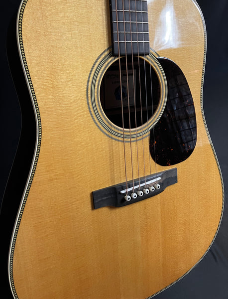 Martin D-28 Billy Strings Dreadnought Acoustic Guitar Vintage Natural Finish w/ Case (930)