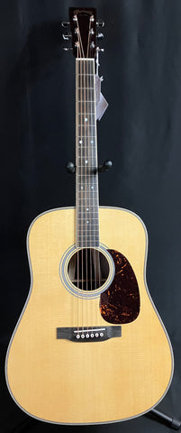 Martin HD-35 (2025) Standard Dreadnought Acoustic Guitar Gloss Natural w/ Case
