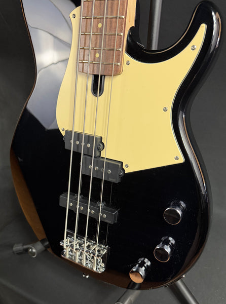Yamaha BB434 Broad Bass 4-String Bass Guitar Gloss Black Finish (057)
