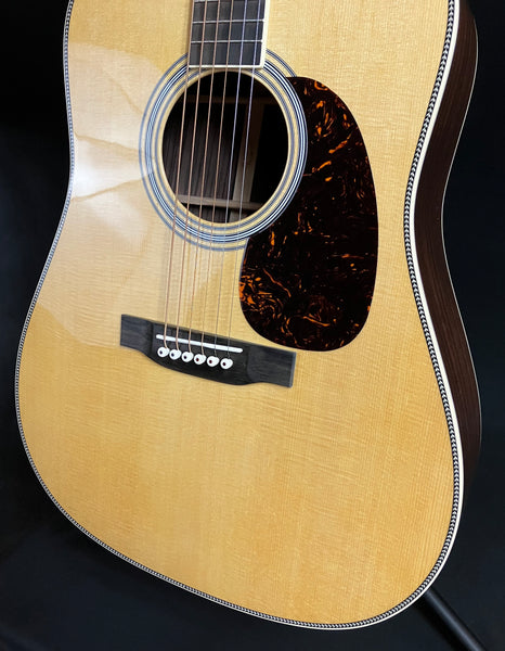 Martin HD-35 (2025) Standard Dreadnought Acoustic Guitar Gloss Natural w/ Case