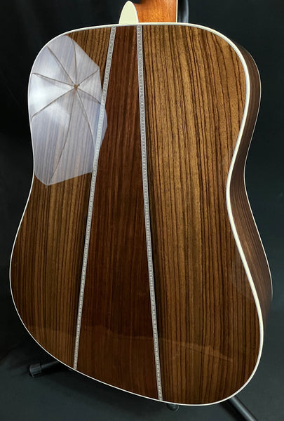 Martin HD-35 (2025) Standard Dreadnought Acoustic Guitar Gloss Natural w/ Case