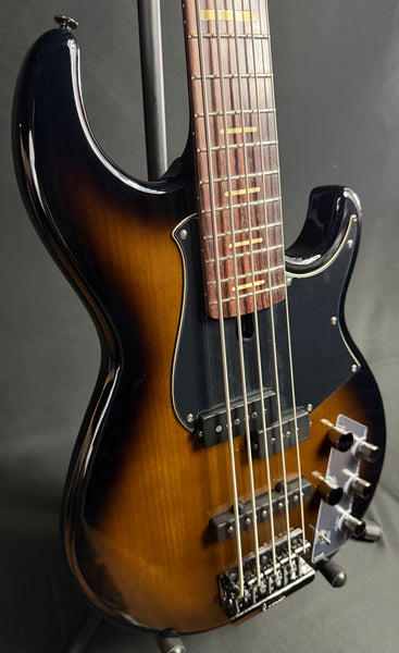 Yamaha BB735A Broad Bass 5-String Bass Guitar Dark Coffee Sunburst w/ Gig Bag (260)
