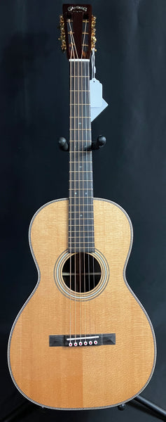 Martin 012-28 Modern Deluxe 12-Fret Parlor Acoustic Guitar Gloss Natural w/ Case