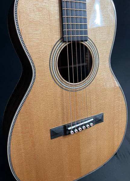 Martin 012-28 Modern Deluxe 12-Fret Parlor Acoustic Guitar Gloss Natural w/ Case