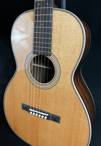 Martin 012-28 Modern Deluxe 12-Fret Parlor Acoustic Guitar Gloss Natural w/ Case