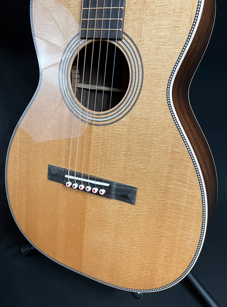 Martin 012-28 Modern Deluxe 12-Fret Parlor Acoustic Guitar Gloss Natural w/ Case