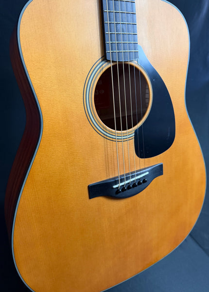 Yamaha FG3 Red Label Dreadnought Acoustic Guitar Vintage Natural w/ Soft Case (036)