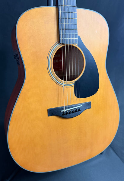Yamaha FGX3 Red Label Dreadnought Acoustic-Electric Guitar Vintage Natural w/ Case (254)
