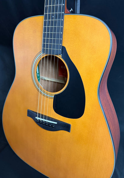 Yamaha FGX3 Red Label Dreadnought Acoustic-Electric Guitar Vintage Natural w/ Case (254)