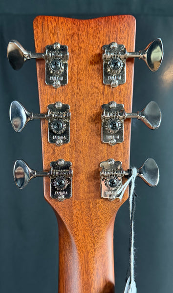 Yamaha FGX3 Red Label Dreadnought Acoustic-Electric Guitar Vintage Natural w/ Case (254)