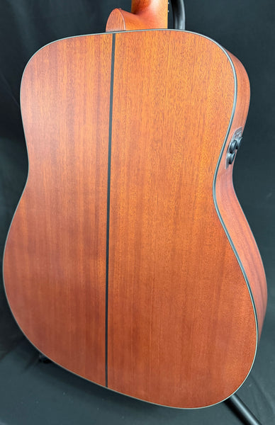 Yamaha FGX3 Red Label Dreadnought Acoustic-Electric Guitar Vintage Natural w/ Case (254)