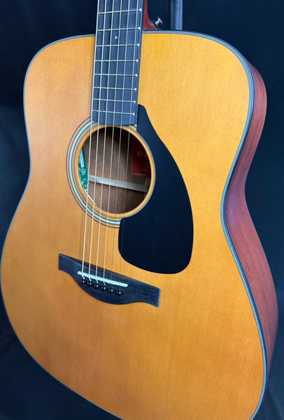 Yamaha FGX3 Red Label Dreadnought Acoustic-Electric Guitar Vintage Natural w/ Case (097)