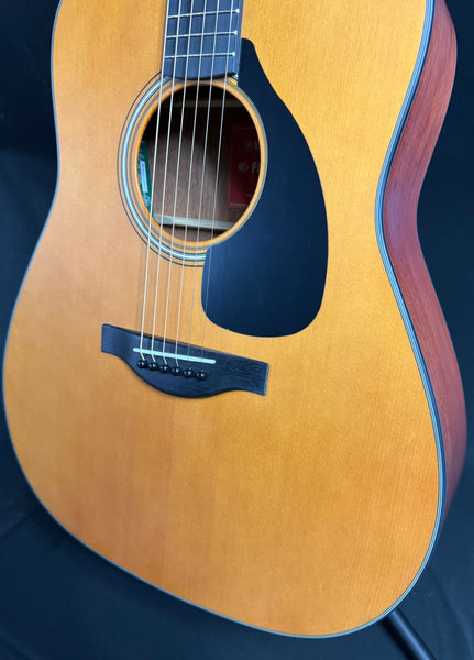 Yamaha FGX3 Red Label Dreadnought Acoustic-Electric Guitar Vintage Natural w/ Case (097)