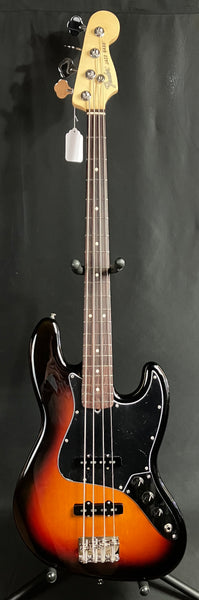 Fender American Performer Jazz Bass 4-String Bass Guitar 3-Tone Sunburst w/ Gig Bag