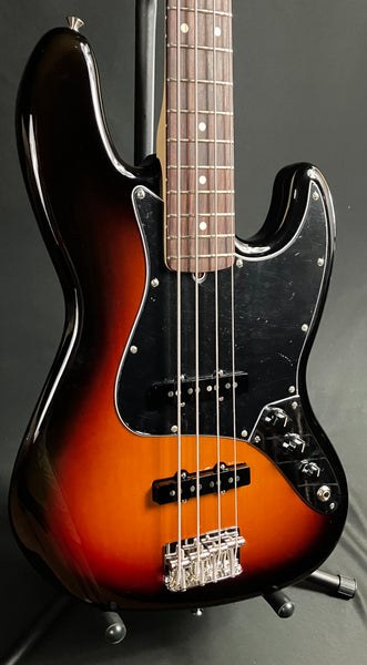 Fender American Performer Jazz Bass 4-String Bass Guitar 3-Tone Sunburst w/ Gig Bag