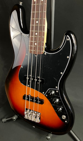 Fender American Performer Jazz Bass 4-String Bass Guitar 3-Tone Sunburst w/ Gig Bag
